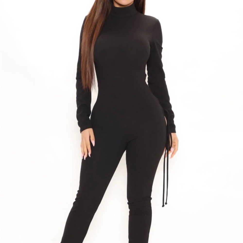 Brand new cut out jumpsuit Fashionova